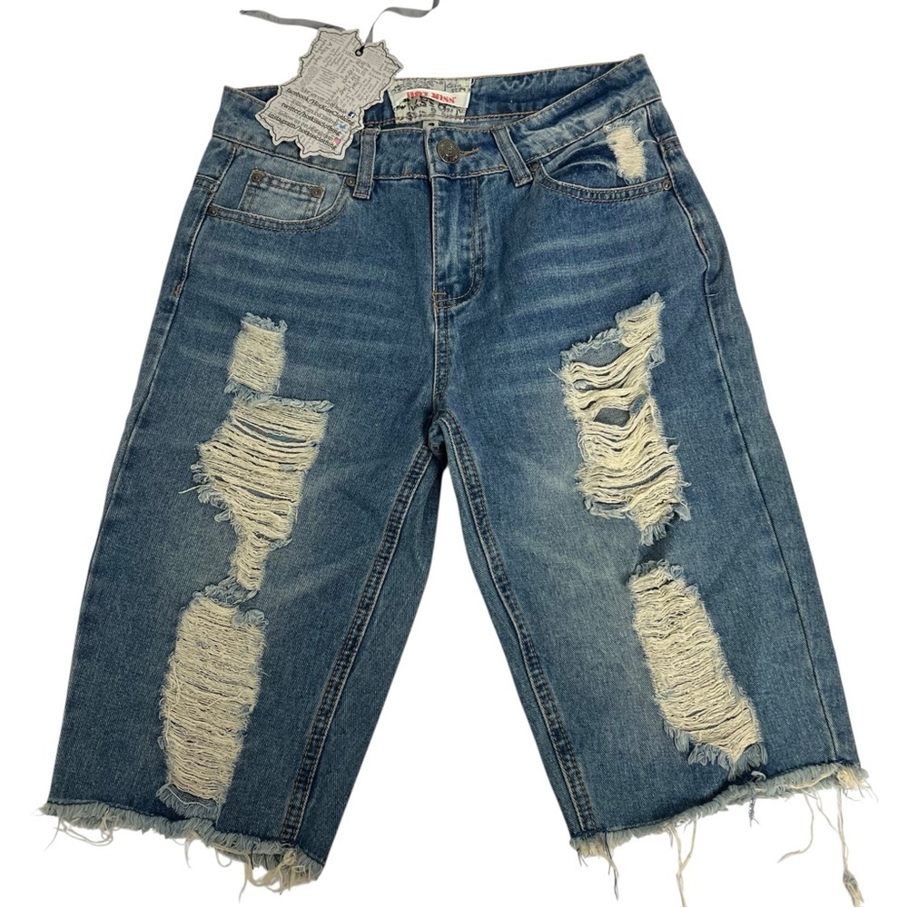 NWT HOT KISS Women’s Jean Shorts Distressed Size 3 Ripped/Torn Medium Wash